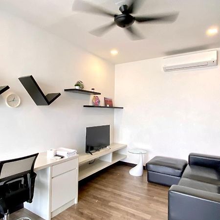 Landmark Residence 2, Studio For 2 Pax, High Floor, Nice View, Free Parking, Budget Stay カジャン エクステリア 写真