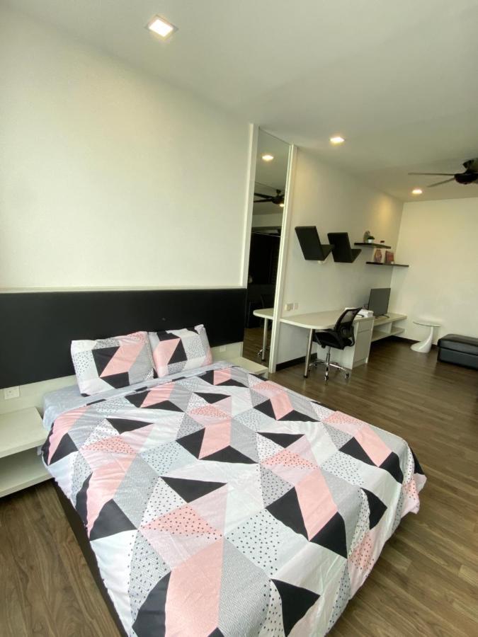 Landmark Residence 2, Studio For 2 Pax, High Floor, Nice View, Free Parking, Budget Stay カジャン エクステリア 写真