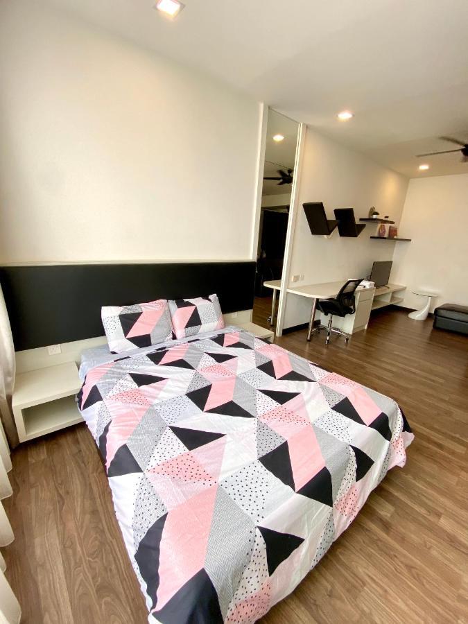 Landmark Residence 2, Studio For 2 Pax, High Floor, Nice View, Free Parking, Budget Stay カジャン エクステリア 写真