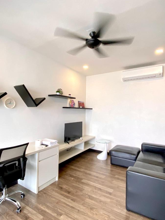 Landmark Residence 2, Studio For 2 Pax, High Floor, Nice View, Free Parking, Budget Stay カジャン エクステリア 写真