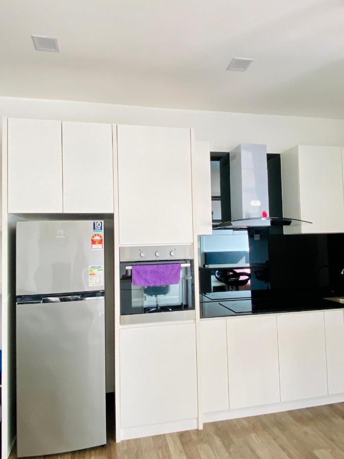 Landmark Residence 2, Studio For 2 Pax, High Floor, Nice View, Free Parking, Budget Stay カジャン エクステリア 写真